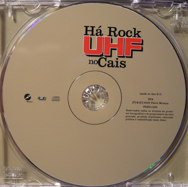 R-7881001-1450809406